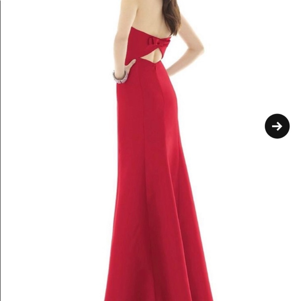 Alfred Sung Trumpet Gown Size 12